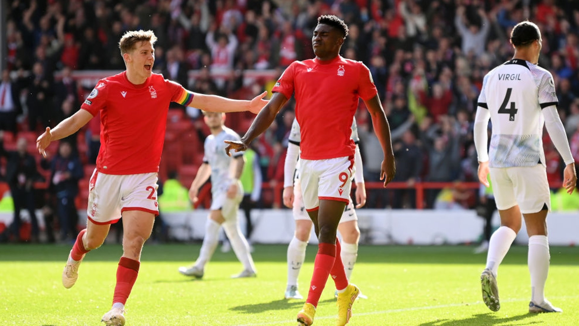 色必须在个 色必须在个