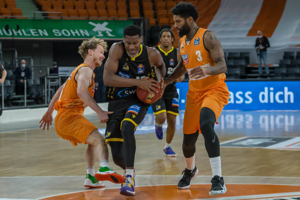 下来比赛中 下来比赛中